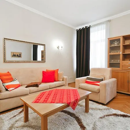 Classic Two-bedroom On Karla Marksa 50