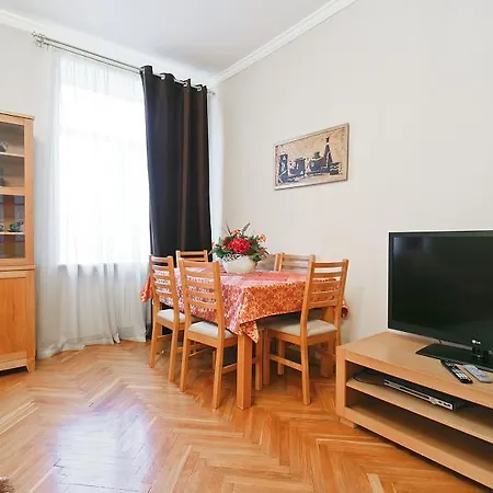 Appartamento Classic Two-bedroom On Karla Marksa 50 *