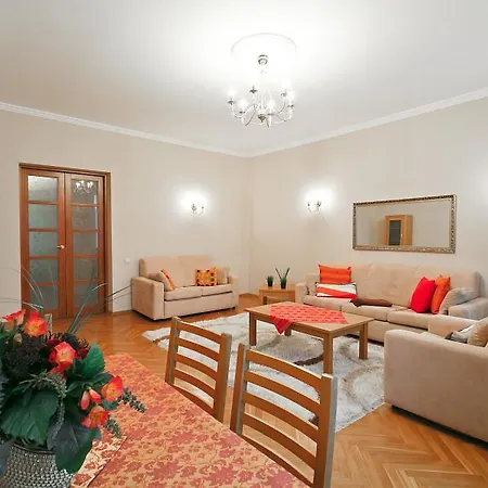 Appartamento Classic Two-bedroom On Karla Marksa 50 Minsk