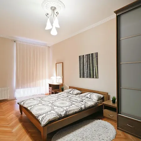 Appartamento Classic Two-bedroom On Karla Marksa 50 *
