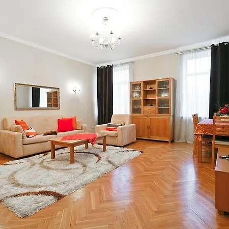 Classic Two-bedroom On Karla Marksa 50 Minsk