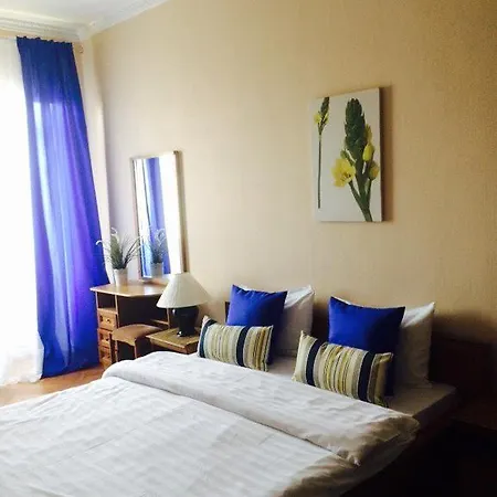 Appartamento Classic Two-bedroom On Karla Marksa 50