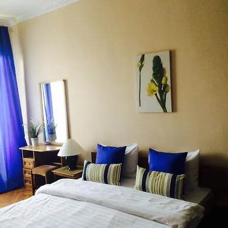 Classic Two-bedroom On Karla Marksa 50 *