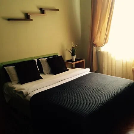 Classic Two-bedroom On Karla Marksa 50 Appartamento *