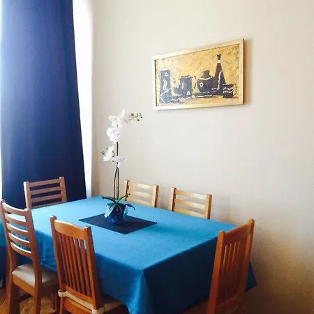 Appartamento Classic Two-bedroom On Karla Marksa 50